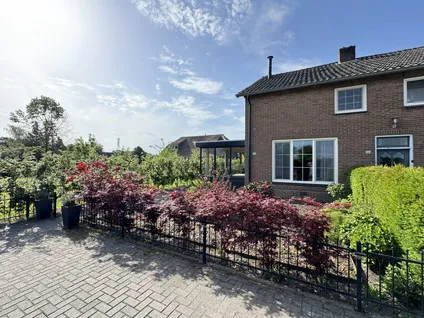 Twee-onder-één-kap te koop: Eerbeekseweg 132, Bosgebied Loenen Loenen