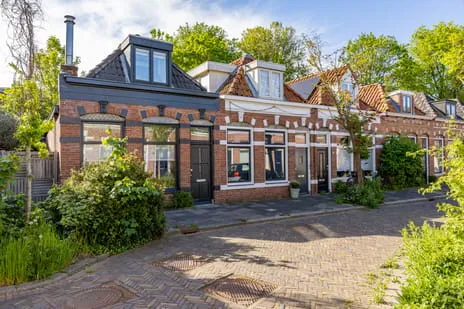 Hoekwoning te koop: Eerste Spoorstraat 2, Kostverloren Groningen