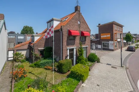 Detached house for sale: Eerste Zeine 118, Antoniusparochie Waalwijk