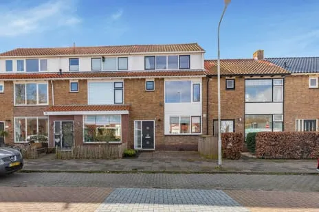 Tussenwoning te koop: Eerste Groenelaan 131, Oranjebuurt Castricum