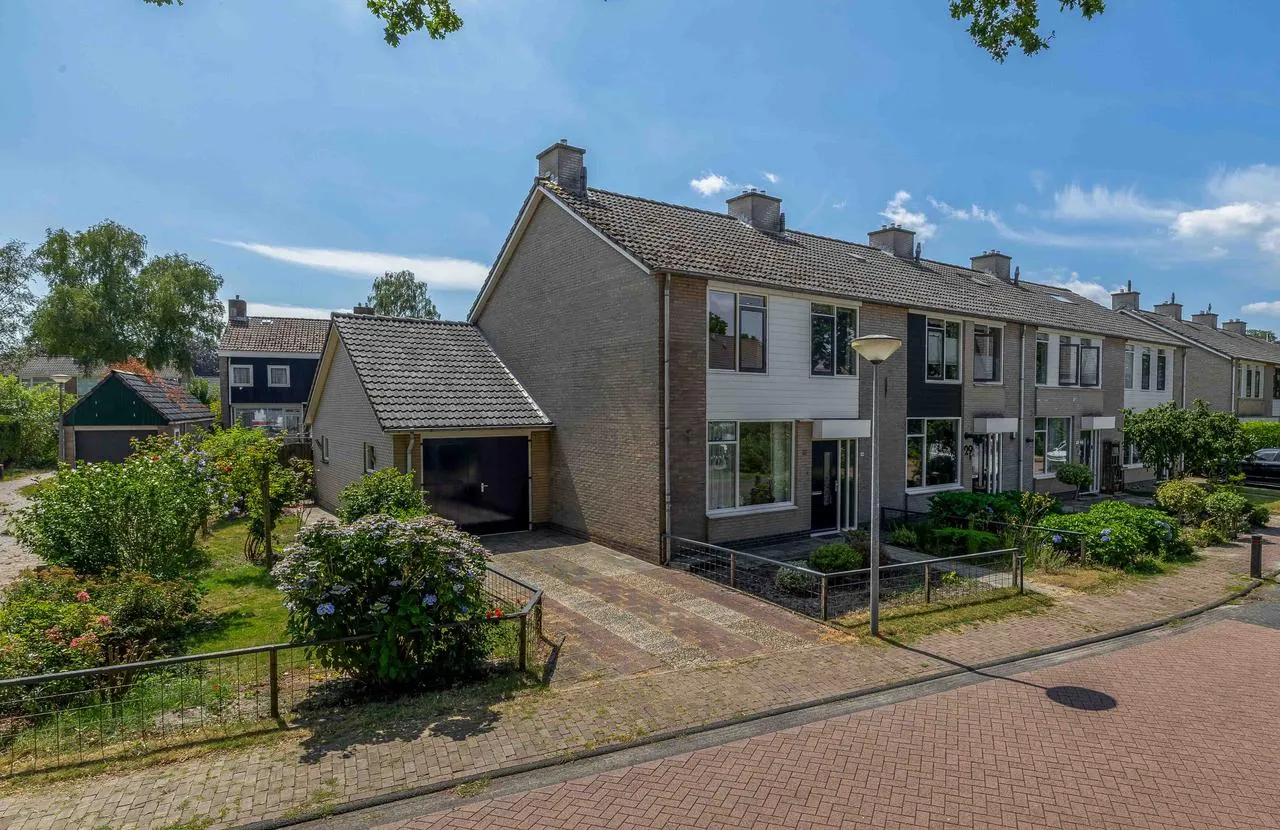 Hoekwoning te koop: Egbert Nijstadlaan 31, Dwingeloo