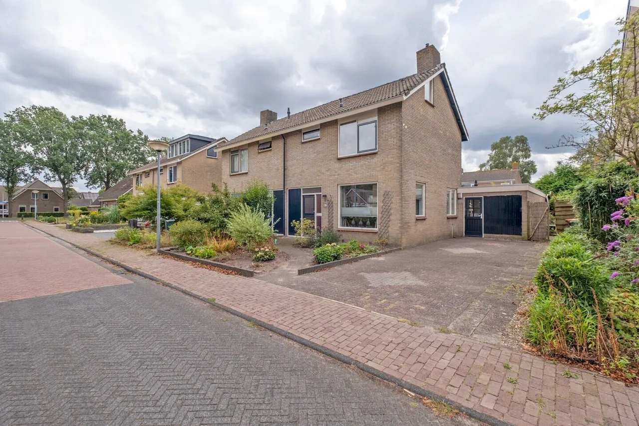 Hoekwoning te koop: Egbert Nijstadlaan 41, Dwingeloo