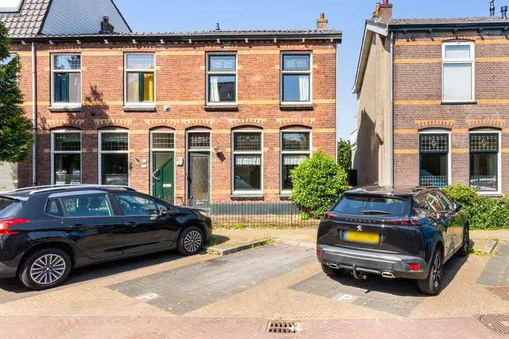 Hoekwoning te koop: Egelantierstraat 18, Bloemenkwartier Noord Hilversum