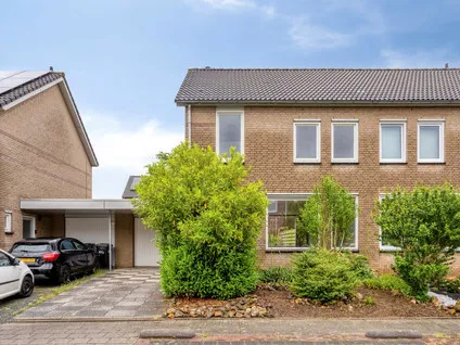 Tussenwoning te koop: Eglantier 44, De Hemelder Brunssum