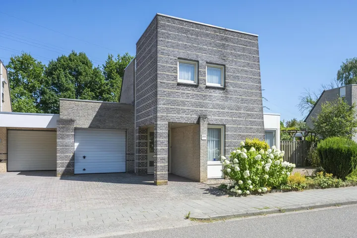 Twee-onder-één-kap te koop: Egstraat 255, Egstraat en omgeving Heerlen
