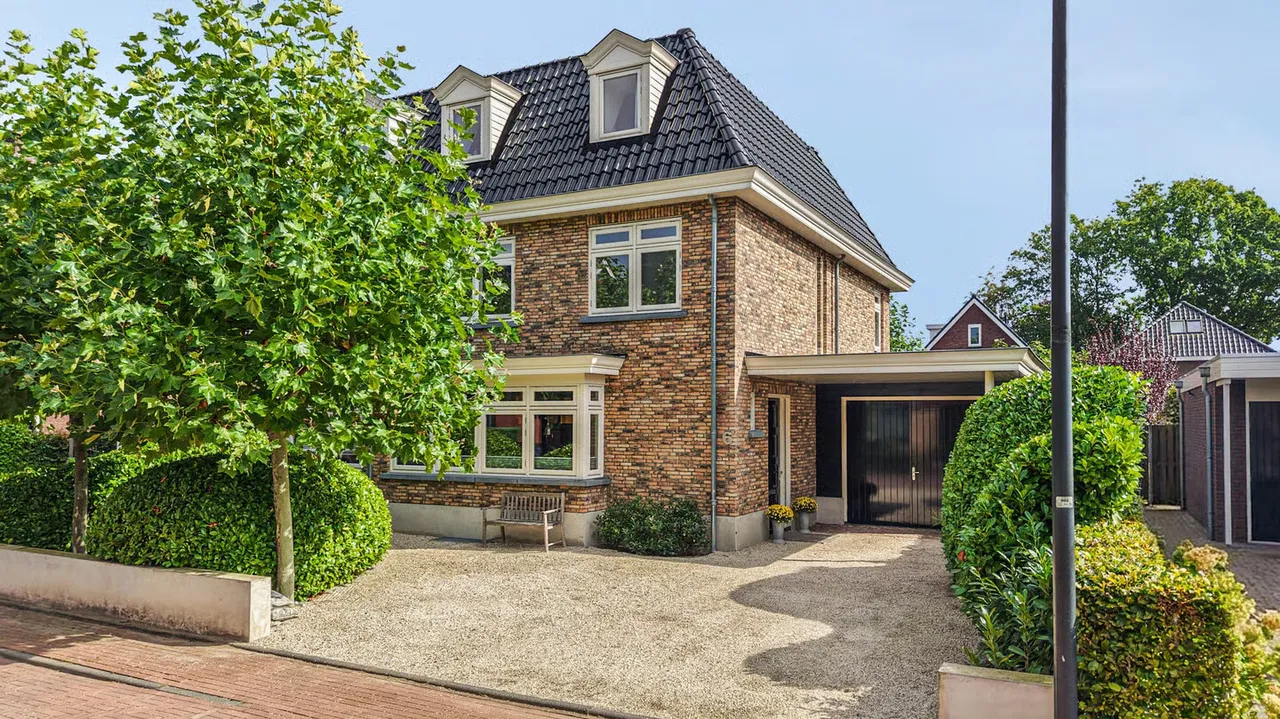 Twee-onder-één-kap te koop: Eikelkamp 6, Hooglanderveen