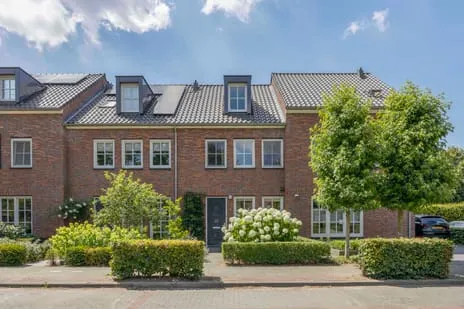 Tussenwoning te koop: Eikenbussel 124, Verspreide huizen Zuid-Oirschotse Heide Oirschot