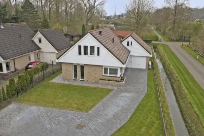 Vrijstaande woning te koop: Eikenlaan 15, Ketelhaven Dronten