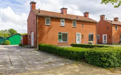 Twee-onder-één-kap te koop: Eikenlaan 19, Kolham Kolham