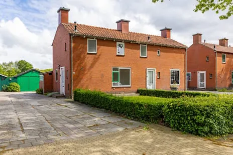 Twee-onder-één-kap te koop: Eikenlaan 19, Kolham Kolham