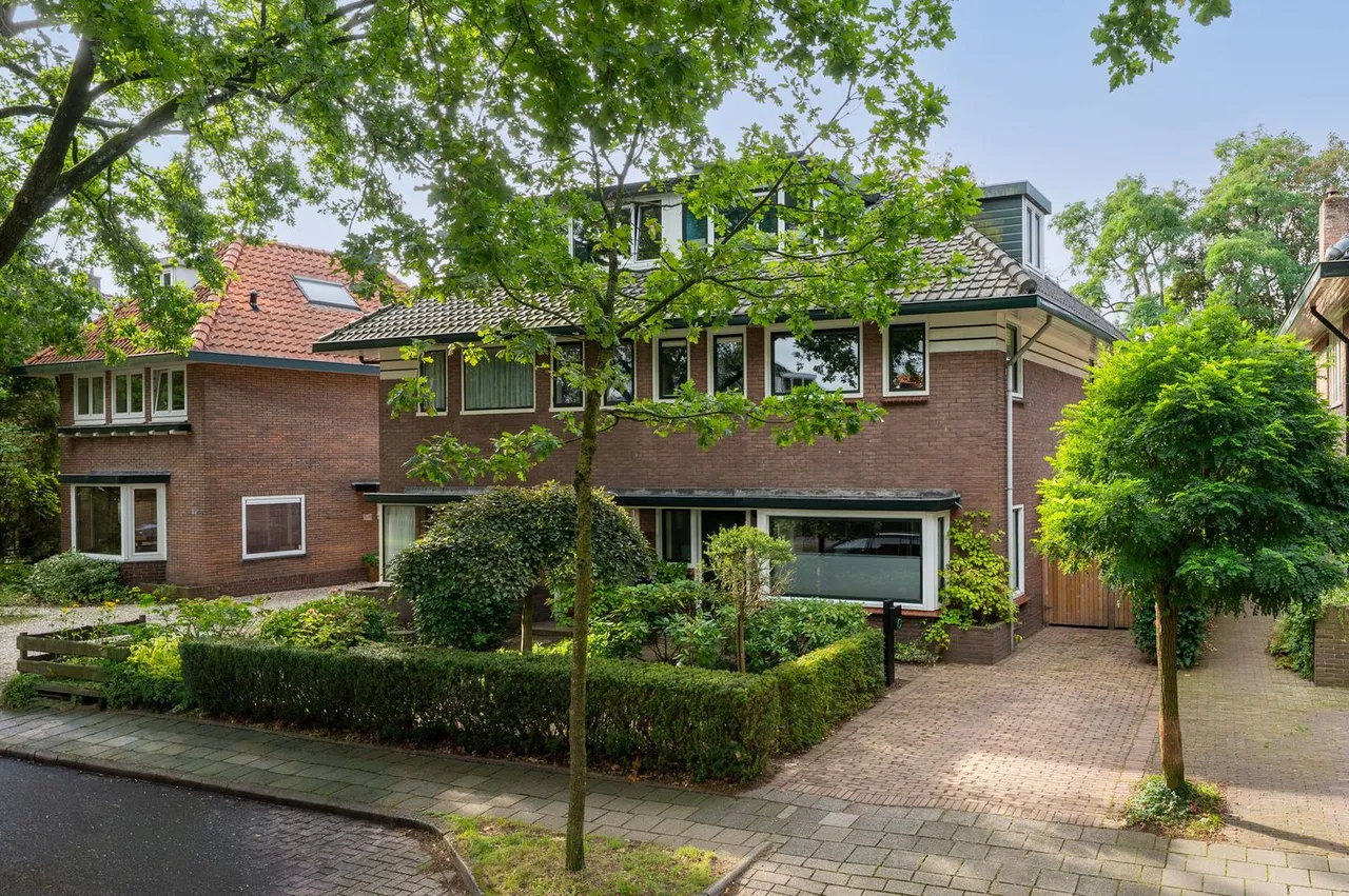 Twee-onder-één-kap te koop: Eikenlaan 27, Zeist