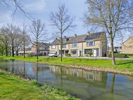 Tussenwoning te koop: Eikenlaan 3, Puttershoek