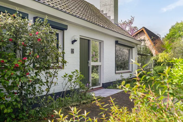 Vrijstaande woning te koop: Eikenlaan 4R, Oostkapelle