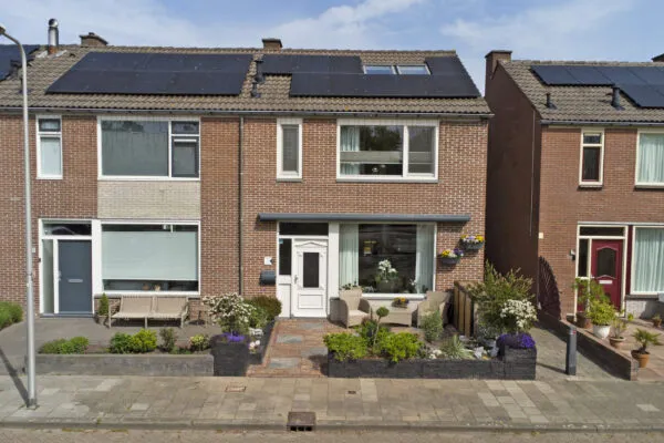 Hoekwoning te koop: Eikenlaan 51, Oudeland 'S-Gravenzande