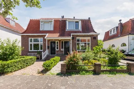 Semi-detached for sale: Eikenlaan 6, Zwanenburg Noordwest Zwanenburg