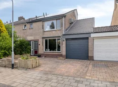 Terraced house for sale: Eikenlaan 7, Sint-Pancras kern Sint Pancras