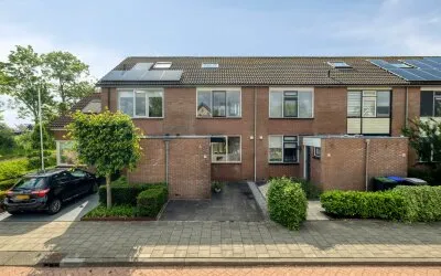 Tussenwoning te koop: Eikenlaan 79, Zegveld (dorp) Zegveld