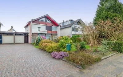 Twee-onder-één-kap te koop: Eikesingel 16, De Singels zuid Drachten