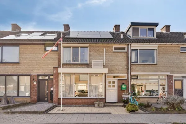 Tussenwoning te koop: Eikstraat 8, Steenbergen