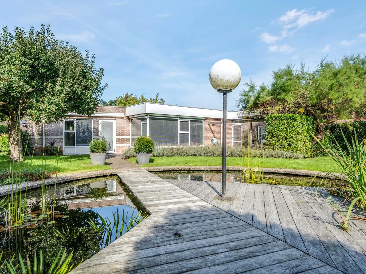 Vrijstaande woning te koop: Eilandweg 41, Delfzijl