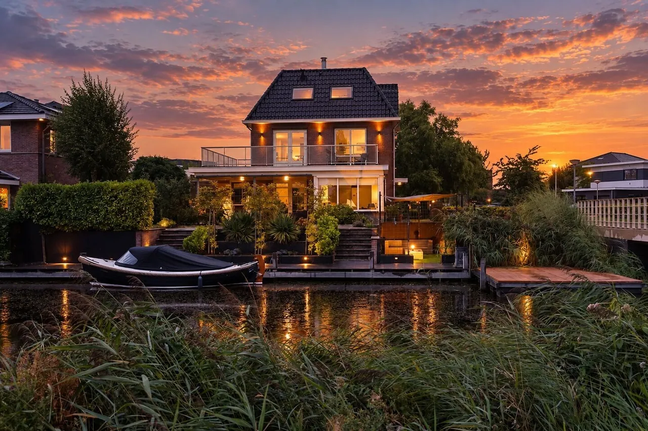 Vrijstaande woning te koop: Eindsplits 1, Almere