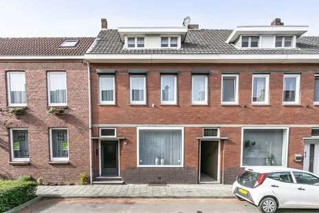 Tussenwoning te koop: Eindstraat 33, Schinveld Schinveld