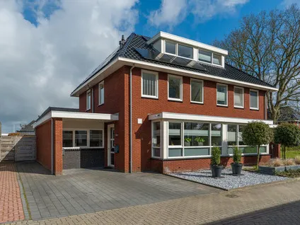 Twee-onder-één-kap te koop: Einekroas 19, Burgum