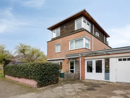 Hoekwoning te huur: Eisdenstraat 68, Nieuw-Sloten-Noordoost Amsterdam
