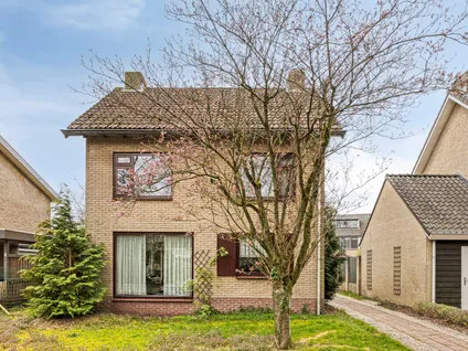 Detached house for sale: Eisenhowerstraat 11, Vijf Eiken Rijen
