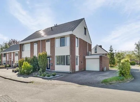 Twee-onder-één-kap te koop: Elandhof 16, Winschoten-Noord Winschoten