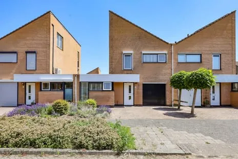 Tussenwoning te koop: Elandstraat 4, Faunabuurt Zuidoost Almere