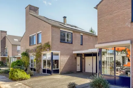 Tussenwoning te koop: Elbeplantsoen 71, Helmond
