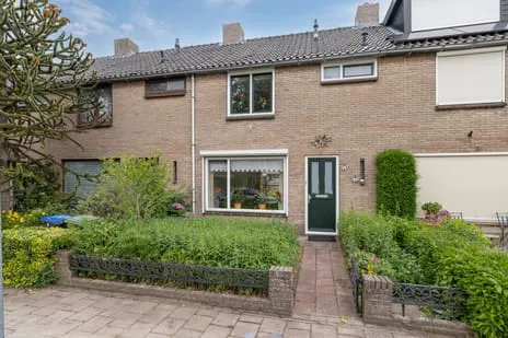 Tussenwoning te koop: Elbert Mooijlaan 25, Rade, Oranjebuurt, Munniksveen en omgeving Kortenhoef