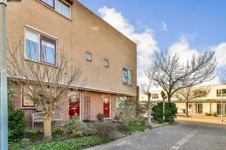 Tussenwoning te koop: Eleonorastraat 121, Vlaardingen