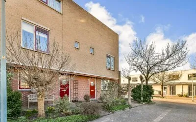 Tussenwoning te koop: Eleonorastraat 121, Babberspolder West Vlaardingen
