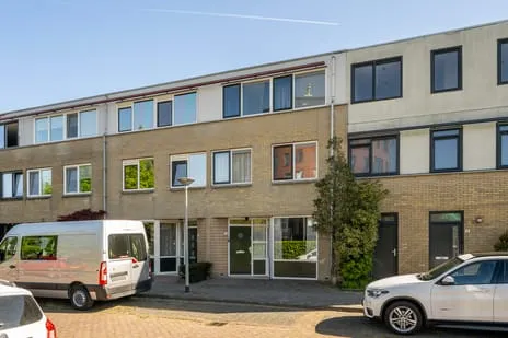 Tussenwoning te koop: Eleonorastraat 16, Babberspolder West Vlaardingen