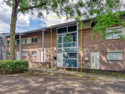Terraced house for sale: Elfershof 27, Hoppersgraaf Heerlen