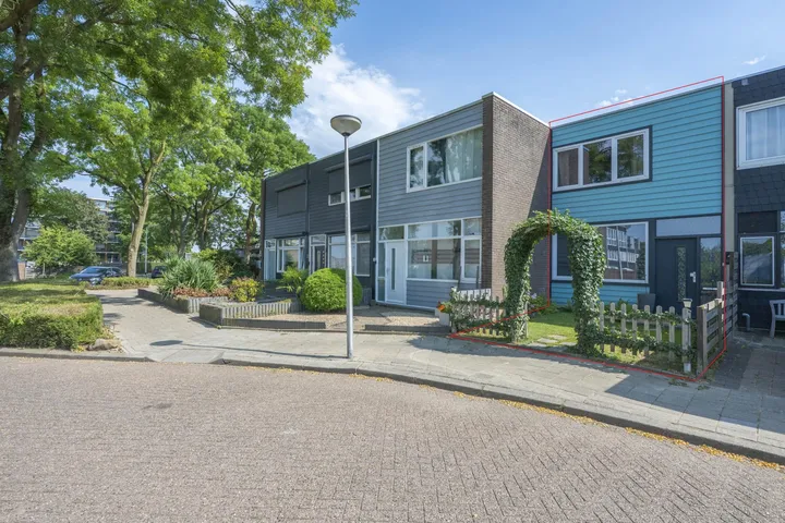 Tussenwoning te koop: Elisa-Gracht 4, Gracht Kerkrade