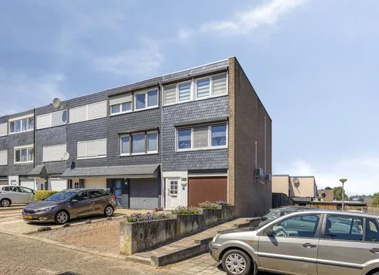Hoekwoning te koop: Elisa-Gracht 83, Gracht Kerkrade