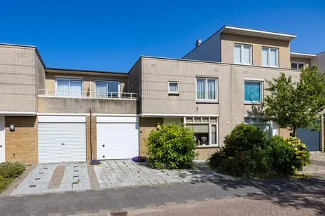 Tussenwoning te koop: Elisabeth Vijlbriefstraat 12, Bastionbuurt Velserbroek