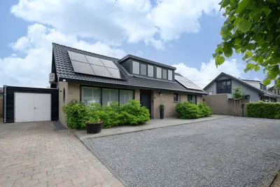Vrijstaande woning te koop: Elisabethpark 11, Hoeven Hoeven