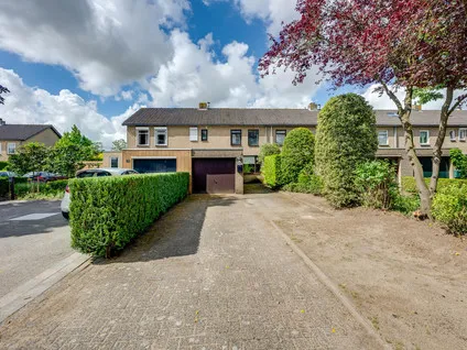 Tussenwoning te koop: Elisabethpark 62, Hoeven Hoeven