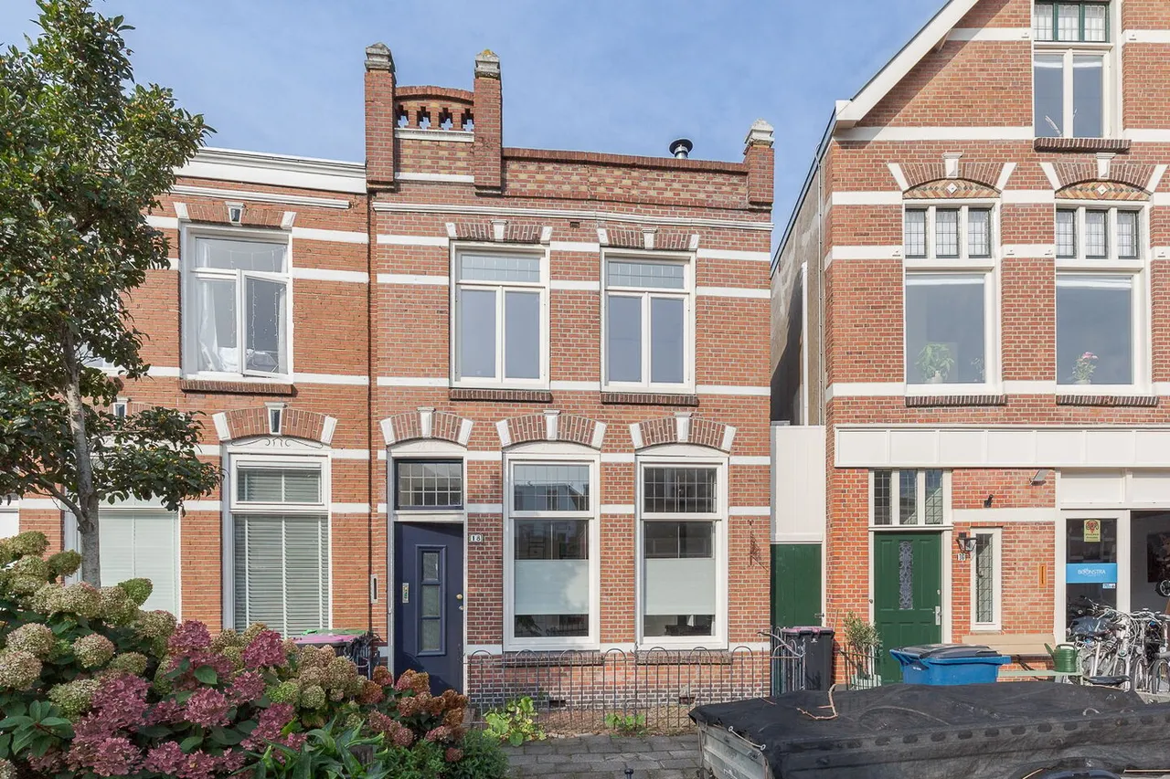 Tussenwoning te koop: Elizabethstraat 18, Leeuwarden