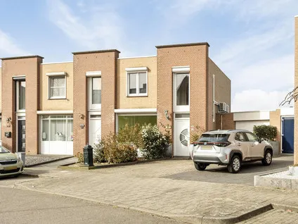 Tussenwoning te koop: Ellecuylgaard 102A, Maastricht