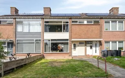 Twee-onder-één-kap te koop: Ellen 19, De Lariks West Assen