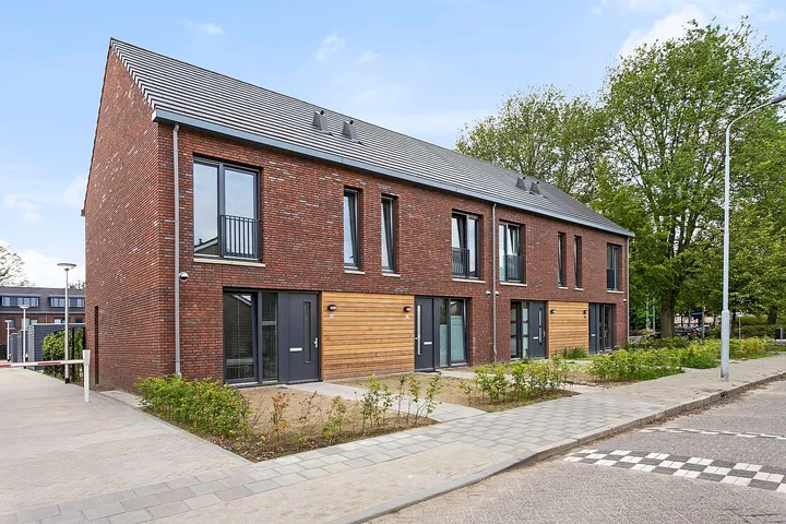 Hoekwoning te huur: Ellertsveldstraat 13, Woenselse Heide Eindhoven