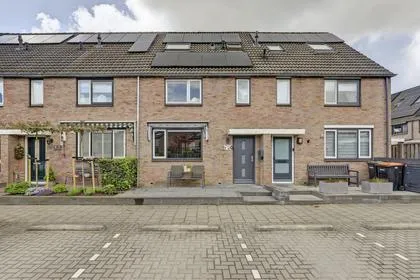 Tussenwoning te koop: Ellingtonstraat 22, Componistenbuurt-Noord Zwijndrecht