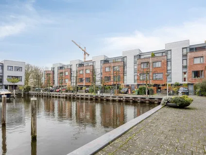 Tussenwoning te koop: Elly Kerckhoffskade 12, Gasthuiswijk Leiden