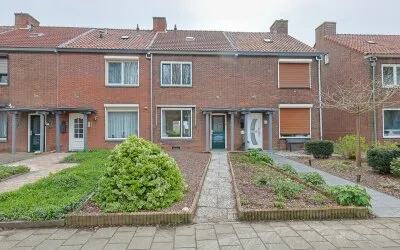 Tussenwoning te koop: Eloystraat 38, Geleen
