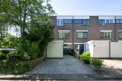 Tussenwoning te koop: Els van Roodenstraat 54, Ellertsveld Haarlem
